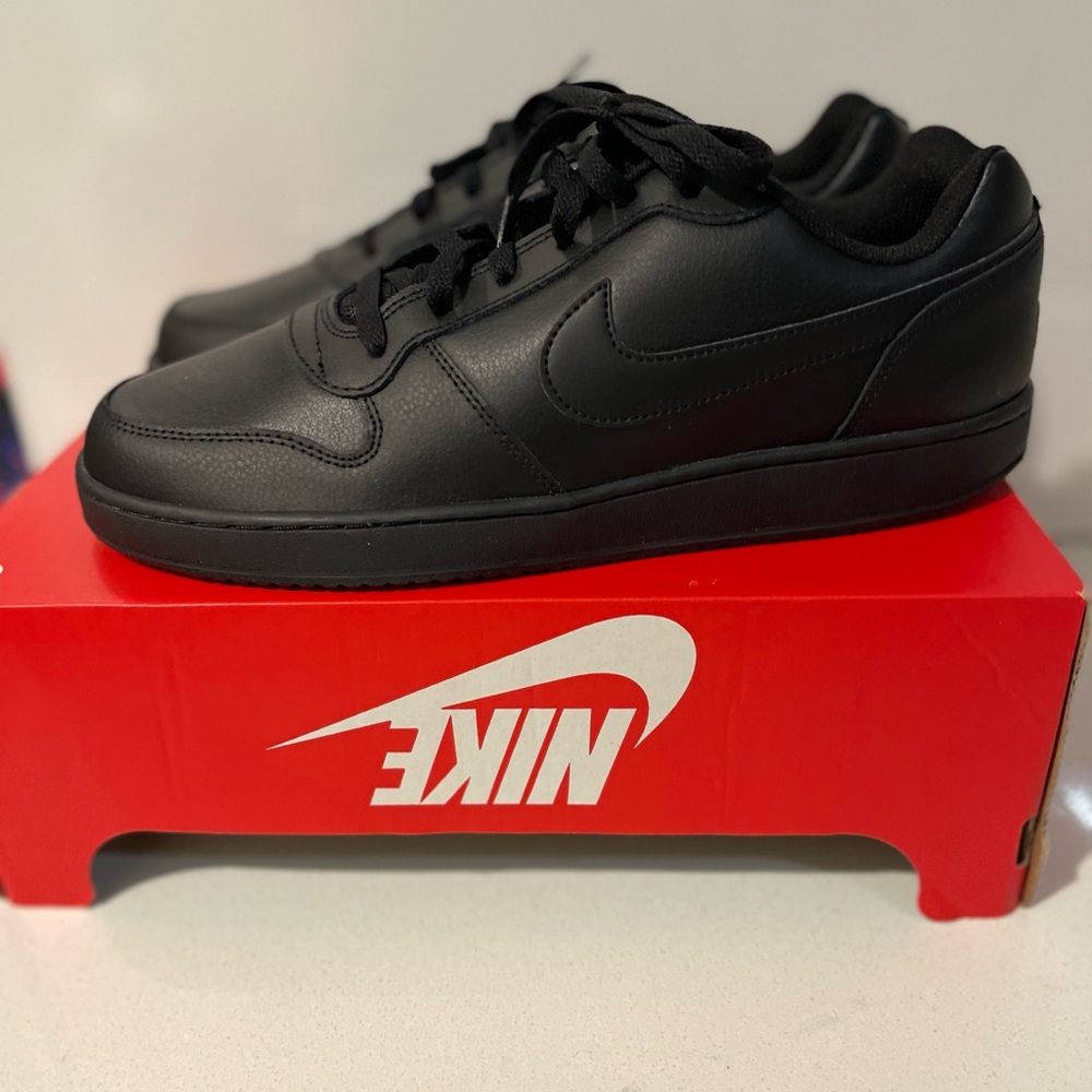 NIKE Men’s Ebernon Low Athletic Shoes Size 11 — Brand New!